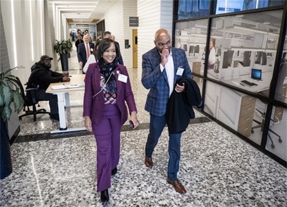 Town Manager Toney at Metro Mayors Event