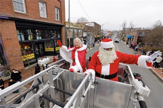 Mr and Mrs Claus in the Holiday Parade