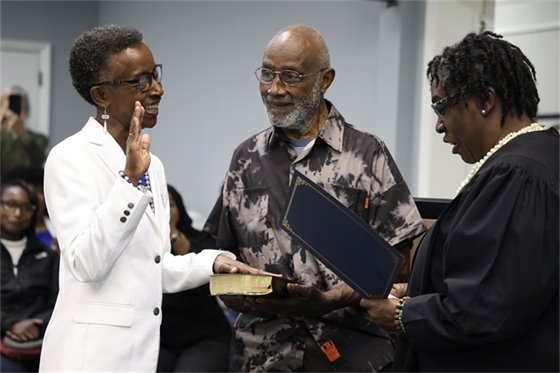 Mayor Foushee takes oath of office